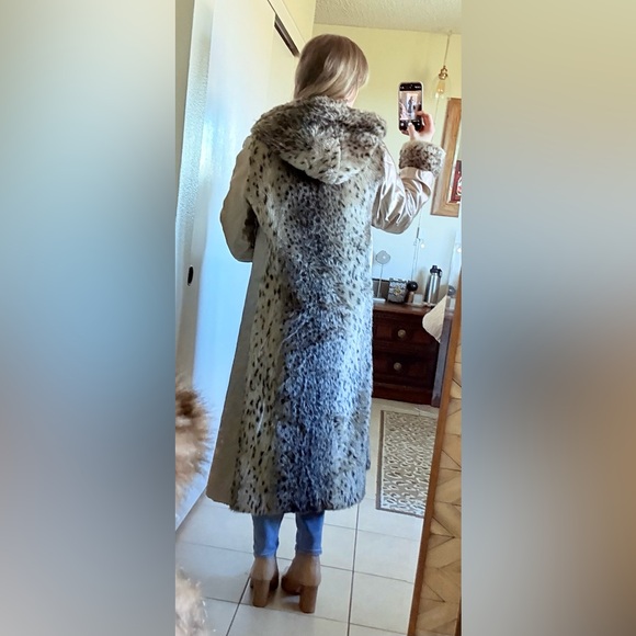 Vintage Reversible Hooded Rain Trench Coat with Cheetah Faux - Picture 8 of 17